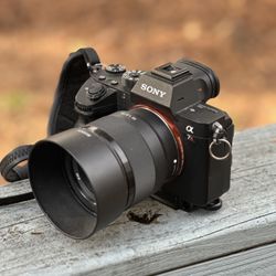 Sony A7R IIIw/50mm 1.8 Lens