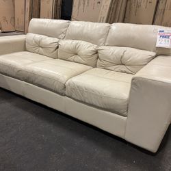 Leather Sofa. 🚚WE DELIVER🚚