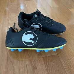 Kids Soccer Shoes, Size 13 Youth