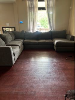 Large Gray Sectional Couch – Modern Style