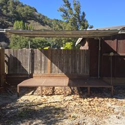 Metal Shelter 8' x 12'