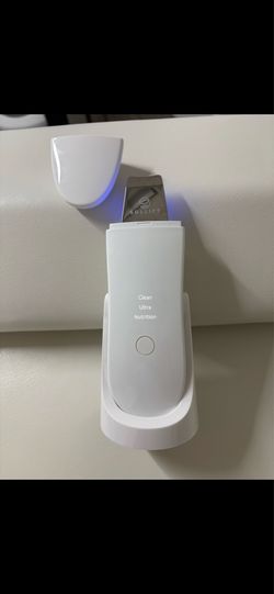 SOLLIFT Ultrasonic Skin Scrubber – Like New – $90 (Orig $190