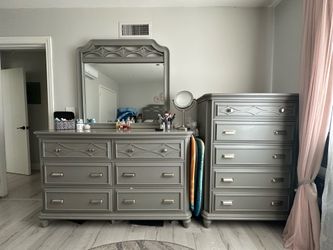 Bedroom set