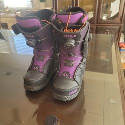 Women's Size 7 Snowboard Boots