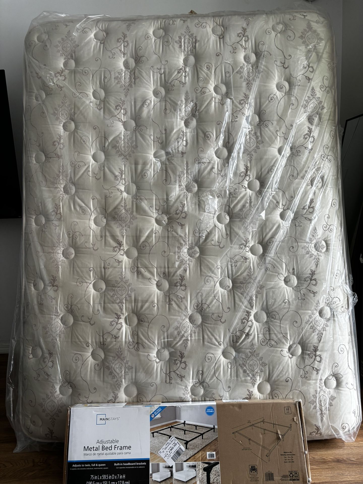 Queen size plush Mattress & Box springs (with Adjustable Bed Frame)