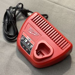 Milwaukee M12 Battery Charger 