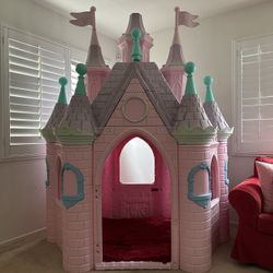 Kids play Castle