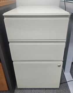 3 Drawer Filing Cabnit