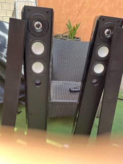 THEATER Stream Tower speakers