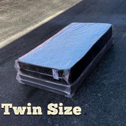 New Twin Size Mattress And Box Spring Set // We Offer  🚚