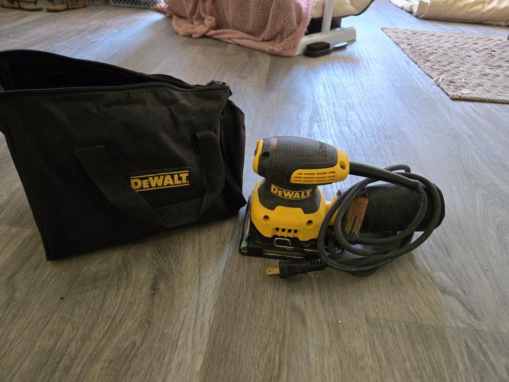 Palm Sander With Bag
