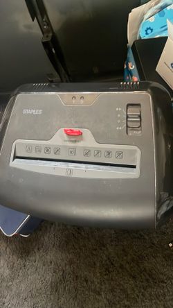 Staples paper shredder