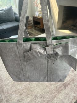 Disney Oversized Purse Snack Skin Grey 