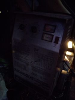 Schumacher Battery Charger 