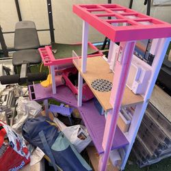 Free Barbie House Needs Cleaning