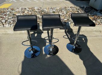 Black and chrome barstools