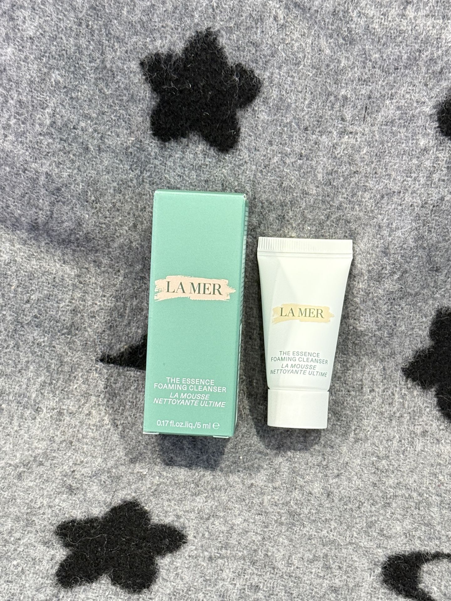 La Mer the essence foaming cleanser travel size 0.17oz (5ml)