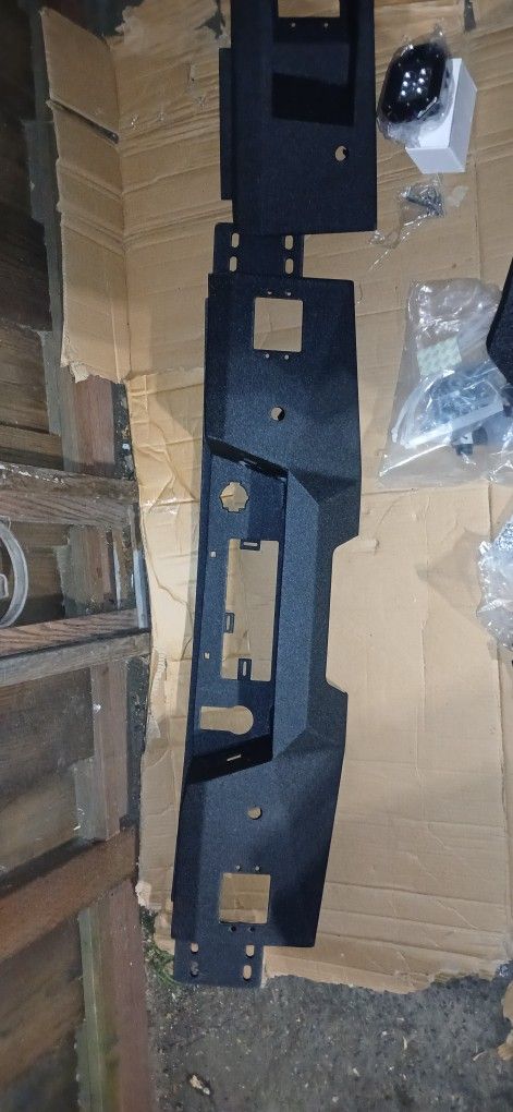 Rear Bumper Assembly,Fit for for 2O19 TO 2O24 Silverado 15OO,Heavy Duty,W/ Rear LED BRAND NEW IN THE BOX COMES WITH ALL HARDWARE AND INSTRUCTION