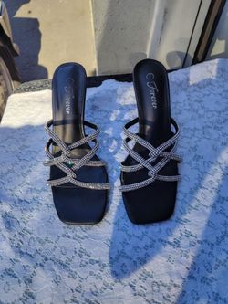 High heel shoes with rhinestones