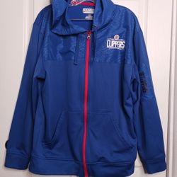 The Los Angeles Clippers NBA Exclusive Collection Men's Fleece Zip Hoodie in size Large is a stylish and comfortable sweatshirt perfect for basketball