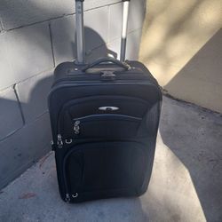 Medium Size Suitcase.  Good Condion 