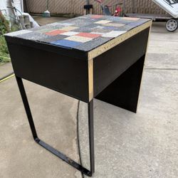 FREE Desk / Table - H30” W29” D20”