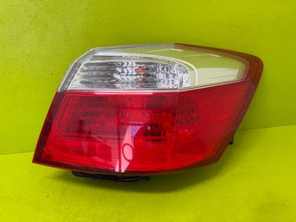 2013 2014 2015 Honda Accord Sedan Left Driver Side Outer Halogen Tail Light OEM
