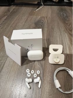 Apple AirPods Pro 2nd Gen USB-C Charging Case White Active Noise Cancelling Genuine
