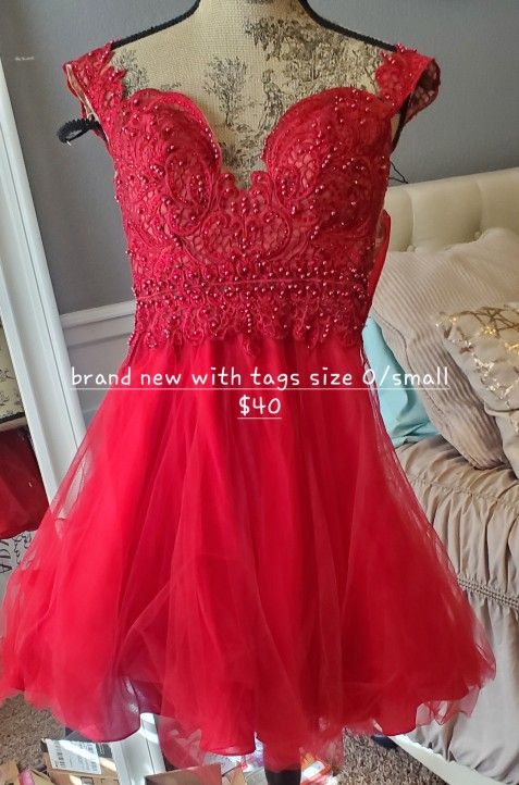 Dresses ๐ Info On Each Picture