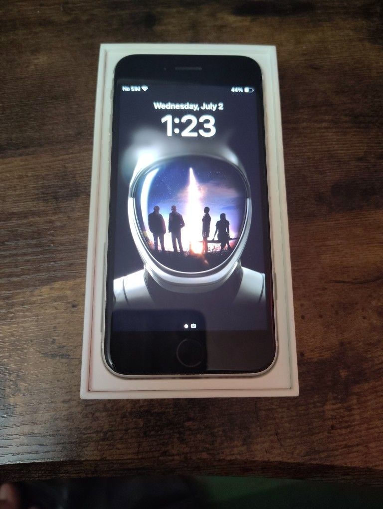  iPhone SE Cricket Wireless 