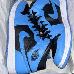 Air Jordan 1 Mid 