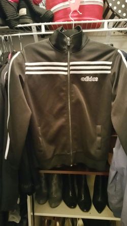 Nice Adidas jacket lightweight youth Large