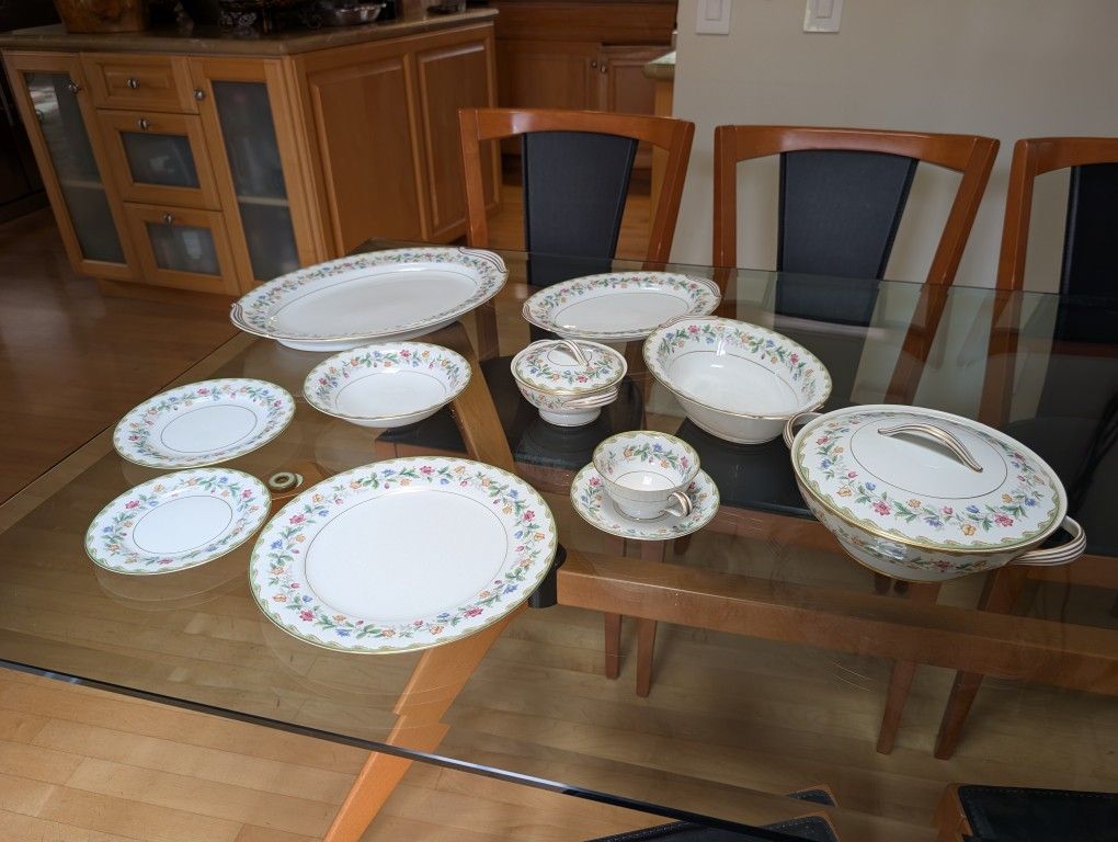 Noritake China Multi Color Flower