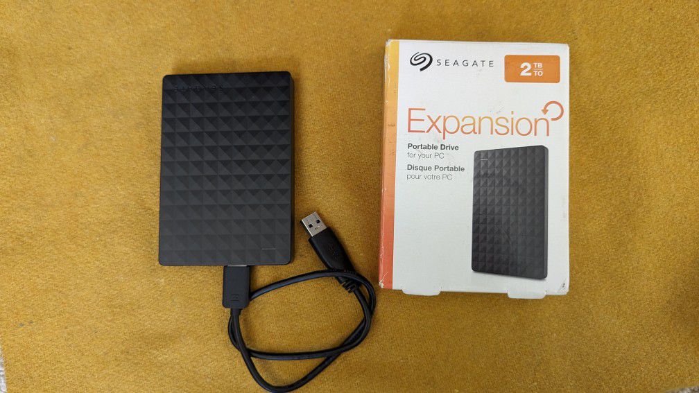 Seagate Expansion Portable 2TB External Hard Drive HD

