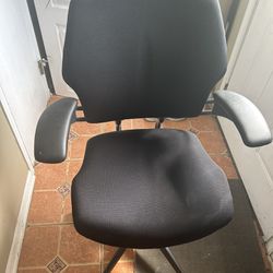 Office Chair w/ Adjustable Height And Backrest