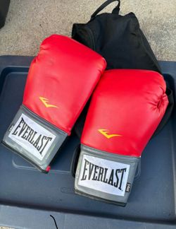 Boxing gloves