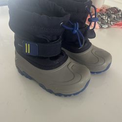 Boys Boots Size 11 thermalite 