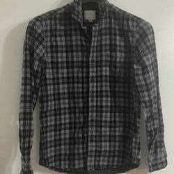 American Eagle shirt  for men flannel plaid buttons down side pocket.M