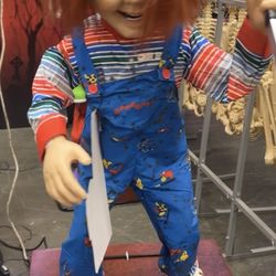 Chucky Animatronic Halloween Decoration 3.5’ Tall