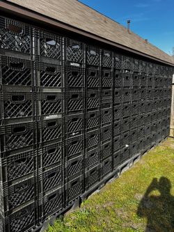 Milk Crates  ( Gaveras o Cajas  Negras  )