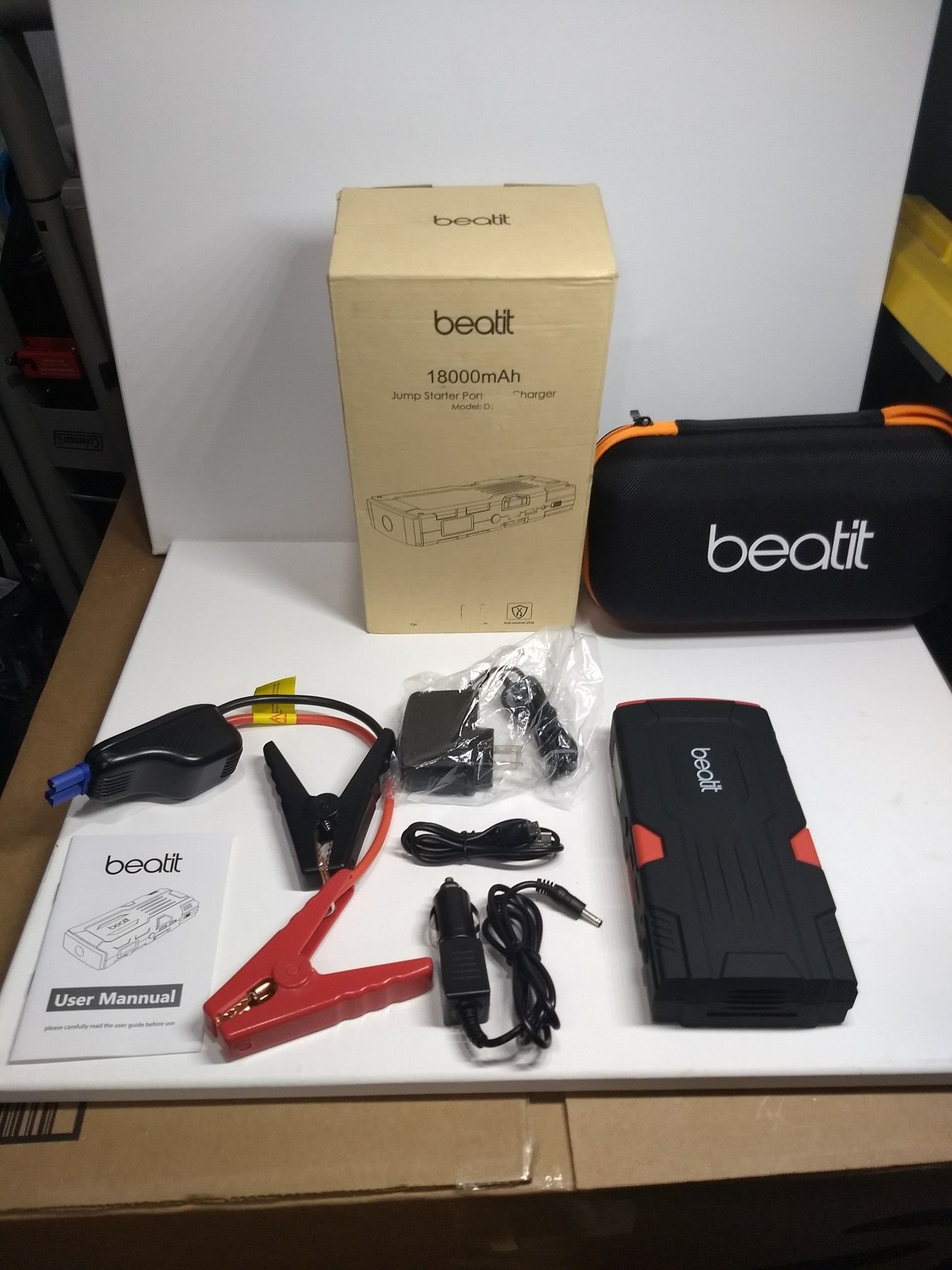 Beatit BT-D11 800A Peak 18000mAh 12V Portable Car Jump Starter (up to 7.5L Gas Or 5.5L Diesel) with Smart Jumper Cables