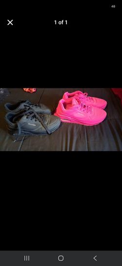 Used Sketchers 2 pairs size 8 both for 30$