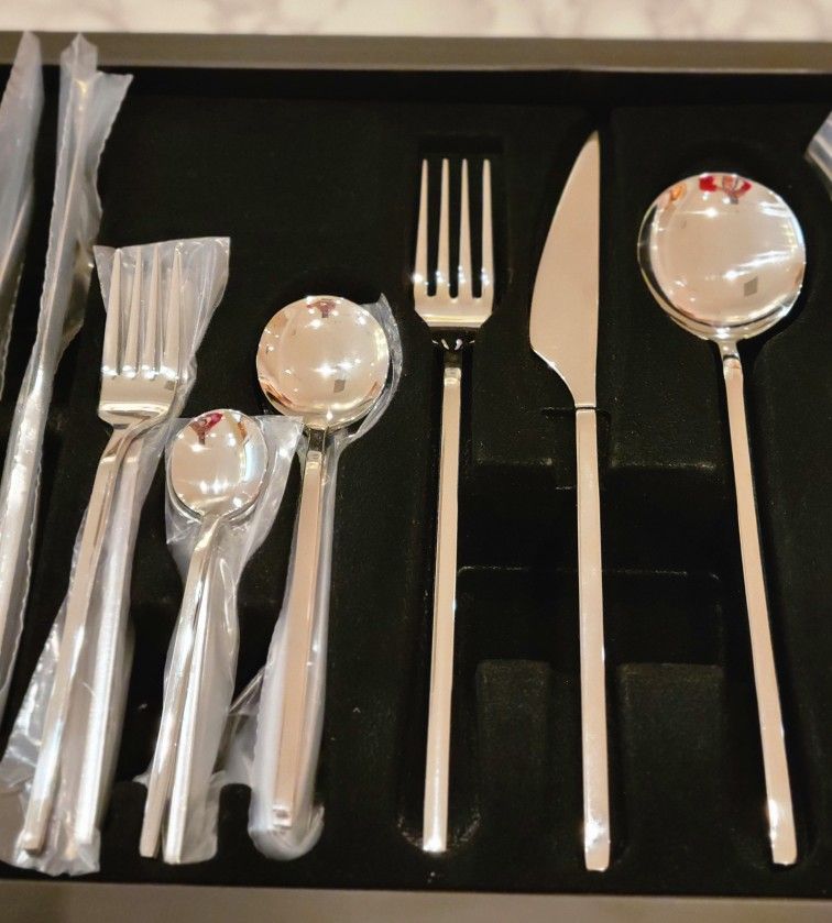 36 Piece Cutlery Set