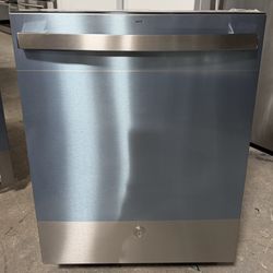 NEW 24” Dishwasher w/3rd Rack