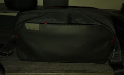 Tomtoc carrying case