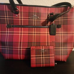Authentic Coach Purse And Wallet Disney!