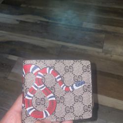 gucci wallet