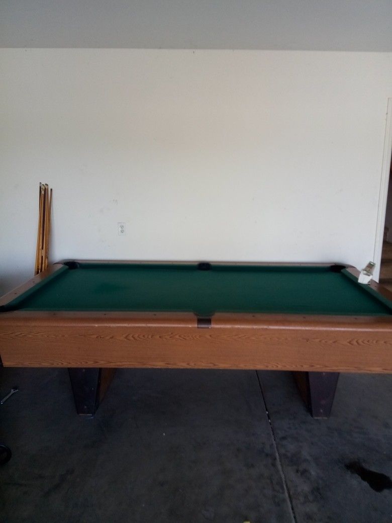 Pool table