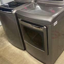 Kenmore Elite  Gray Washer And Gas Dryer Set 