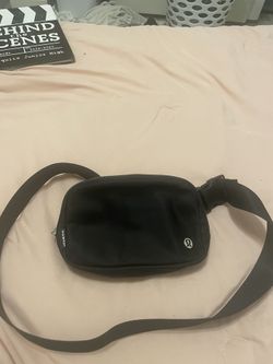 LULU LEMON BELTBAG